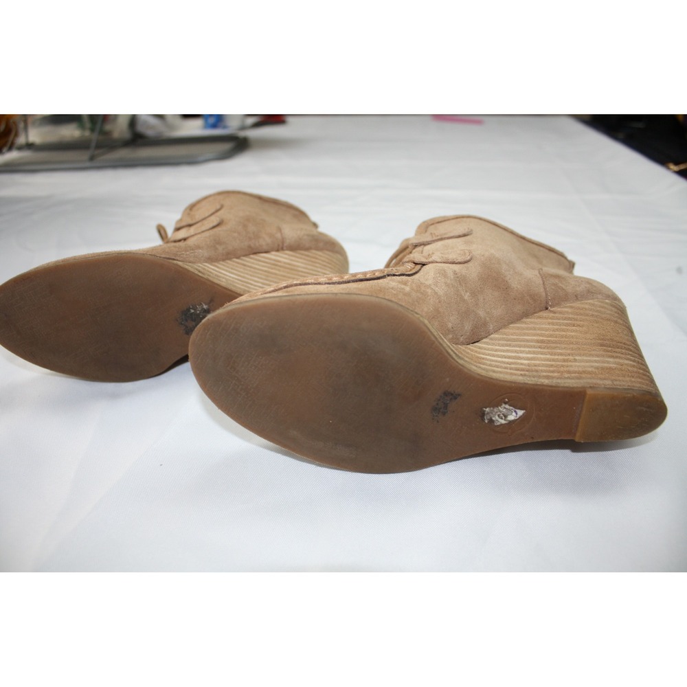 Lucky Brand Yaney Tan Suede Wedge Booties Lace Up Tassel Ankle Boots Womens 8.5 - Picture 8 of 8